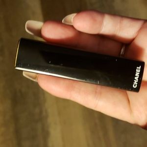 CHANEL Lipstick Rouge Allure plus Chanel lip liner no 89 beige satin. Bogo!